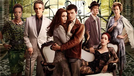 ”Cronicile Casterilor: A 16-a lună” pe DVD şi BLU-RAY