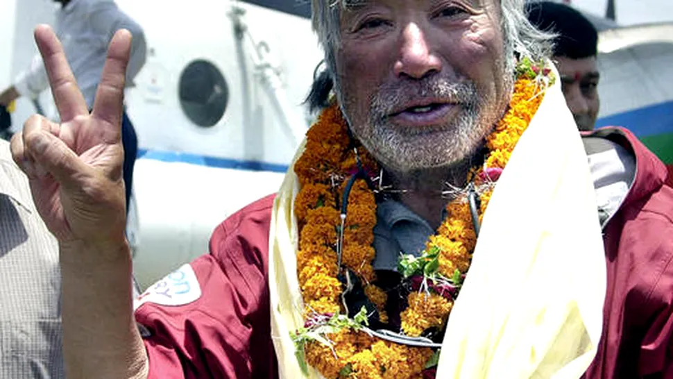 RECORD: La 80 de ani, un alpinist a escaladat Everest