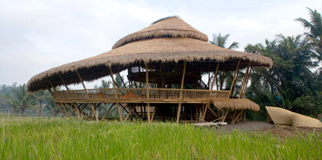 Scoala verde din Bali