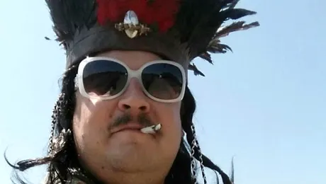 Scandal pe FB! Mihai Morar s-a luat de Bobonete: „Bufonete Două Tonete e suspect de un retard care…”