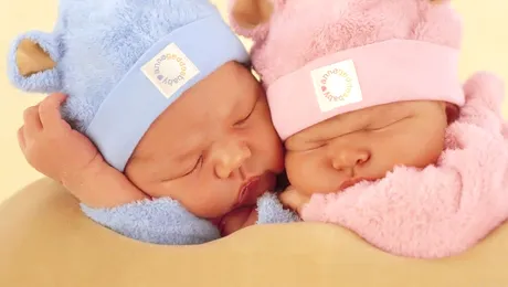 Bebelusi de nota 10: nascuti pe 10-10-2010, la ora 10:10