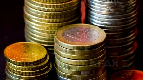 Criza datoriilor din Grecia va duce la deprecierea Euro