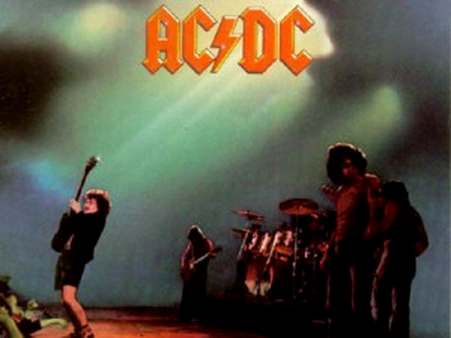 AC/DC, in turneu dupa cei 7 ani de acasa