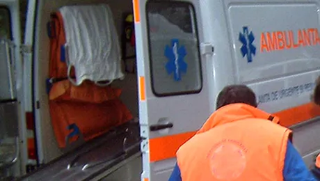 Un barbat a cazut intr-o groapa de patru metri, in zona statiei de metrou Republica