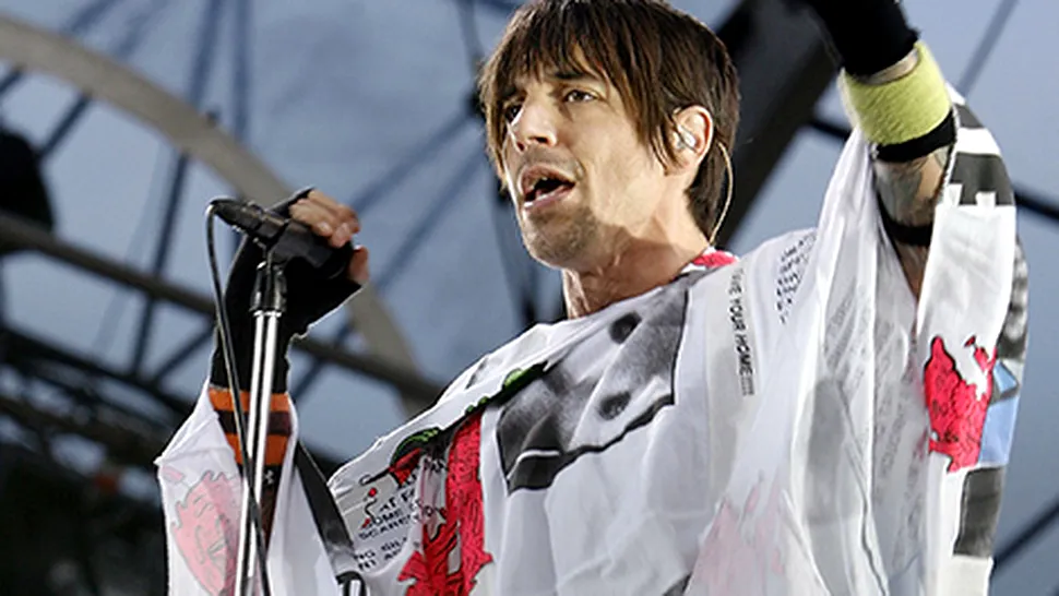 Red Hot Chili Peppers va lansa un nou album în 2015