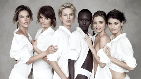 Supermodelele celebrează a 50-a aniversare a calendarului Pirelli (Poze)