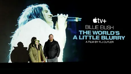 Documentarul despre Billie Eilish “The World’s a Little Blurry” chiar arată o lume puțin “blurată” a artistei