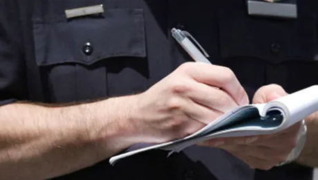 S-a întors lumea cu fundul în sus: Polițiștii dau șpagă șoferilor!