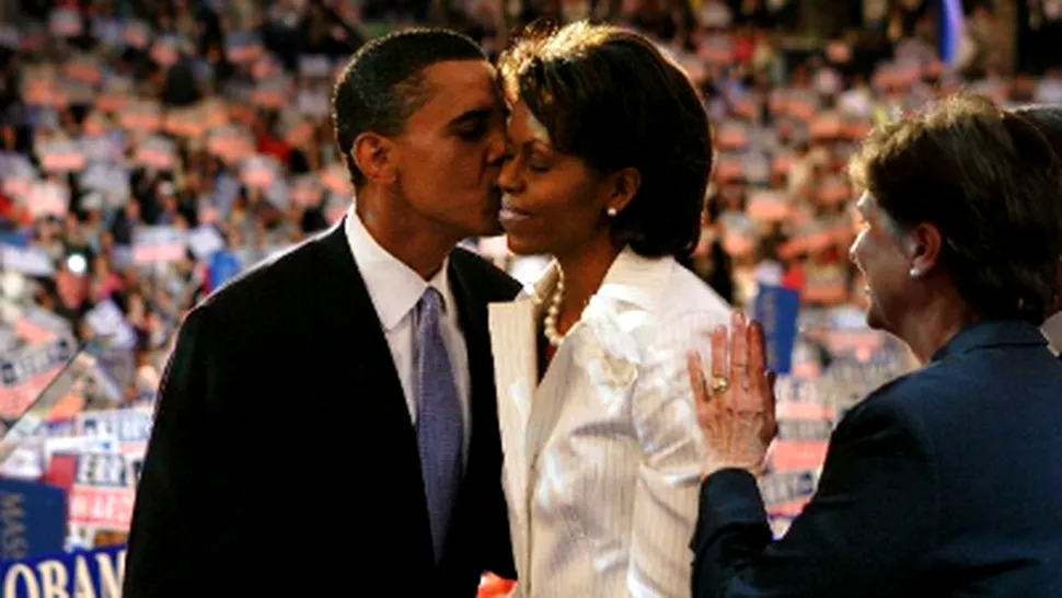 Barack Obama isi pipaie sotia in public (VIDEO)