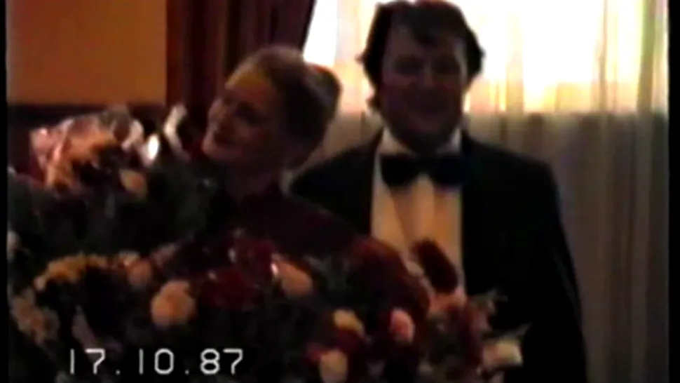 

Imagini de la nunta din 1987 a regretatului Vadim Tudor! De la eveniment nu a lipsit Florin Piersic
