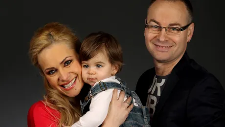 Paula Chirilă este fericită alături de Marius şi Carla