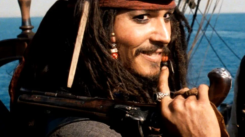 Johnny Depp a vizitat o scoala din Marea Britanie, costumat in pirat