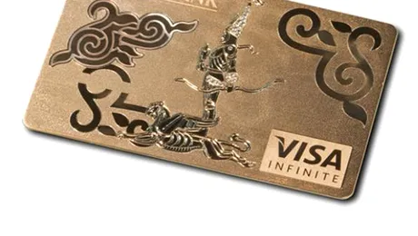 Ești bogat, ai avantaje: card bancar din aur, încrustat cu diamante