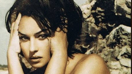 Monica Bellucci asteapta un copil