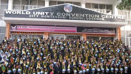 Cea mai mare școală din lume are 45.000 de elevi