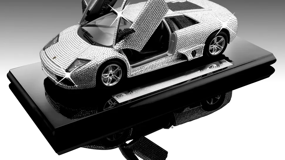 Macheta Lamborghini cu 7.000 de cristale Swarovski! (poze)