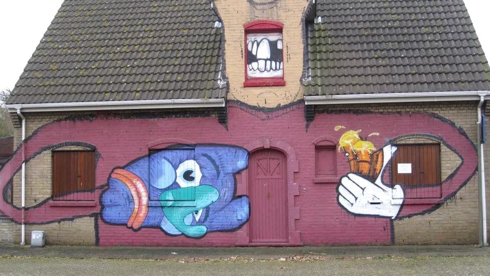 Un sat belgian părăsit a devenit expoziție de grafitti