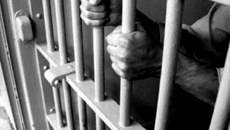Detinuti eliberati noaptea din inchisoare pentru a ucide!