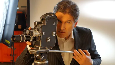 De ziua lui, Mircea Radu pregăteşte ”ÎnTrecerea anilor”