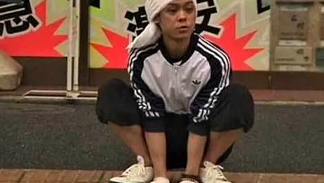 Bărbatul-maimuță, cel mai rapid om din lume (Video)