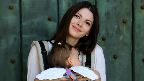 Anca Lungu şi-a dus fetiţa la plajă şi în Deltă