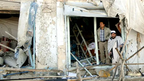 Atentat sinucigas la Kabul, soldat cu 13 morti