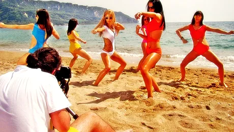 Vezi aici videoclipul „Trippin” – Andreea Balan