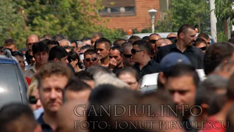 Inmormantarea lui Caiac paralizeaza Craiova