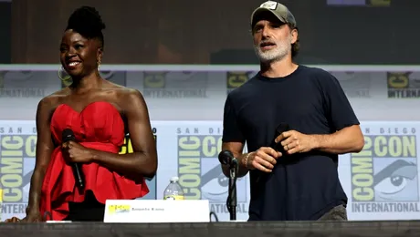Filmul „The Walking Dead” va fi înlocuit cu o miniserie, cu Andrew Lincoln și Danai Gurira