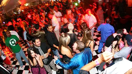 Resedinta Playboy a lui Hugh Hefner, focar de infectie?!