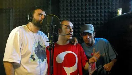 Guess Who isi lanseaza primul album solo!