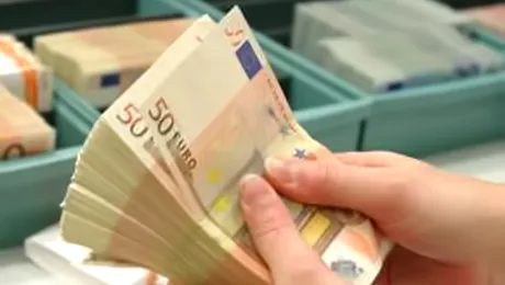 12.700 de persoane au economii in banci de 4 miliarde de euro