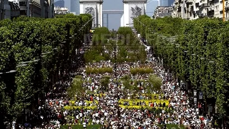 Paris: Cersetoria, interzisa pe Champs-Elisees