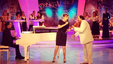 A cântat “Sanie cu zurgălăi” şi a primit cadou un ilic tradiţional românesc!