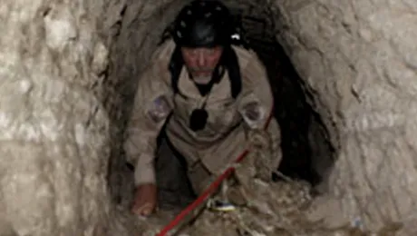 30 de tone de marijuana, gasite intr-un tunel secret