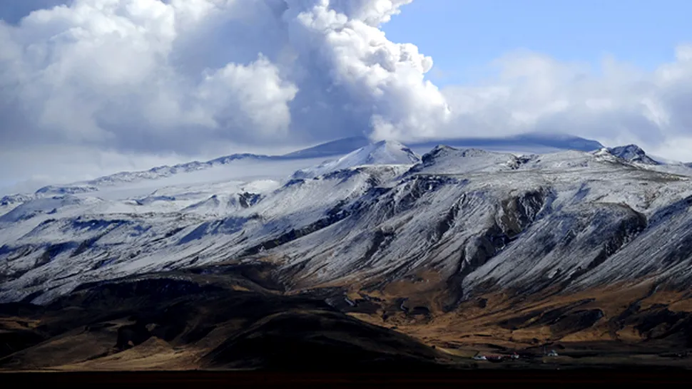 Norul de cenusa produs de vulcanul din Islanda loveste iar