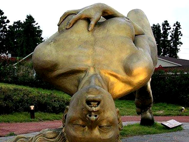 Cele mai ciudate statui din lume