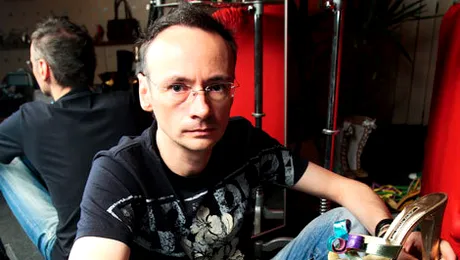 Pantofii lui Mihai Albu, expuși la Muzeul de Arte Aplicate din Leipzig