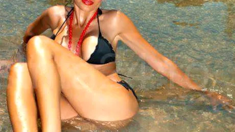 Vedetă din România, cu părţile intime la vedere, în direct: „Vreau să rămân în istorie!”