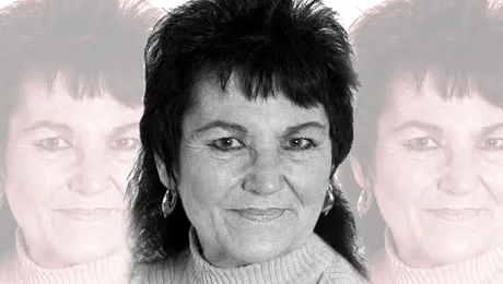 Cântăreață de cabaret, dornică să-și piardă virginitatea la 70 de ani!