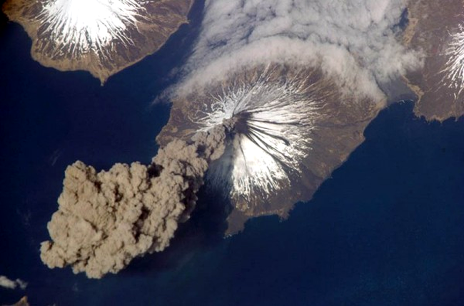 Vulcanul Cleveland din Alaska, erupția din 2006