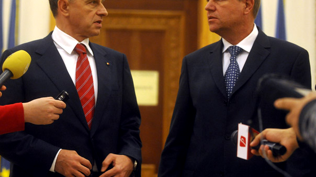 Mircea Geoana (presedintele PSD) si Klaus Johannis (primarul Sibiului)