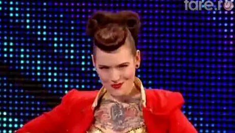 O britanică s-a dezbrăcat în fața lui Simon Cowell și l-a cucerit! (Video)