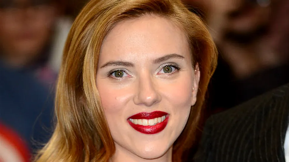 Scarlett Johansson se căsătoreşte cu un jurnalist