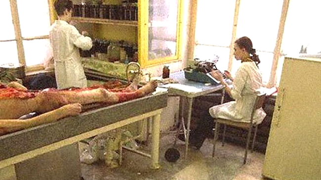 Viata si moartea dintr-o morga...