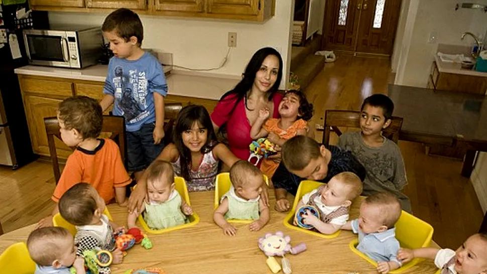 Femeia din Irak însărcinată cu 13 copii