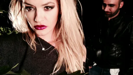 Ela Rose lasă trecutul în urmă