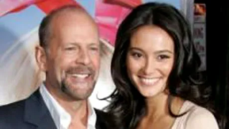 Şi-a făcut cadou o nouă verighetă