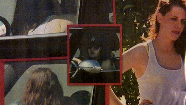 Kristen Stewart și Rupert Sanders se sărută în mașină