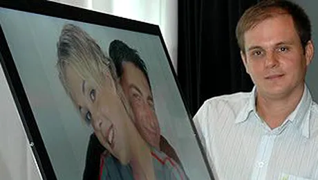 Cel mai subtire LCD din lume e facut de un roman!